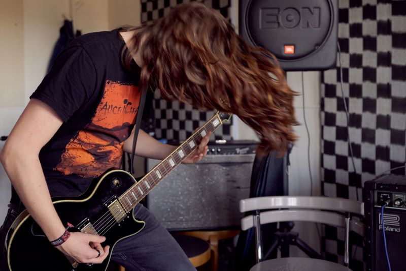Unge Guitar 3 Vupti 800